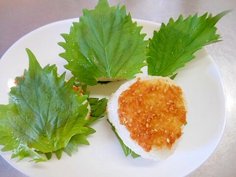 フライパンでゴマ味噌焼きおにぎり